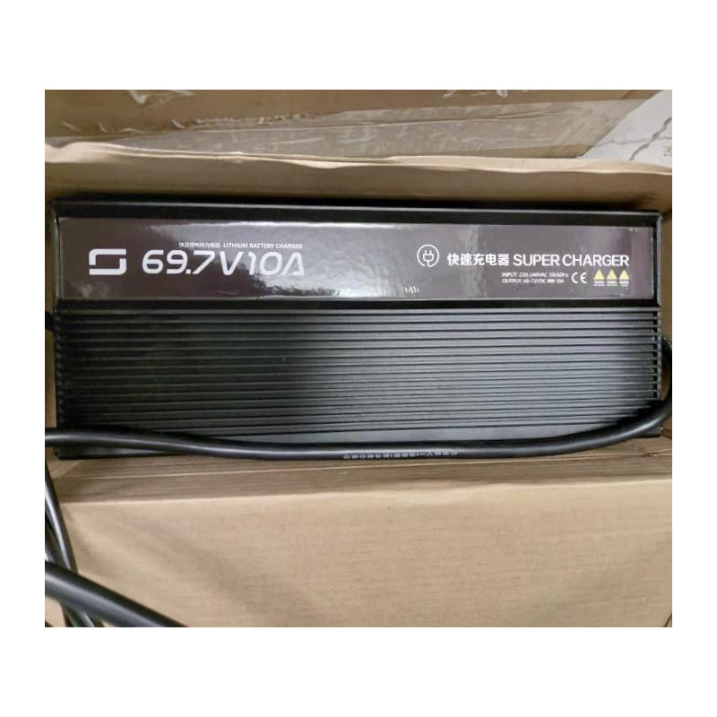 69.7V 10A Super Charger for Super Soco TSX / TC with Square Pins (EU) 69.7V 10A Super Charger for Super Soco TSX / TC with Square Pins (EU)